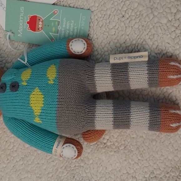 Maximus the Cat cuddle + kind - Picture 3 of 6